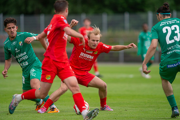 Match i Ettan Södra Mellan Torslanda IK och Ljungskile SK