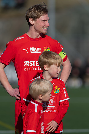 Match i Ettan Södra Mellan Torslanda IK och Oskarshamns AIK