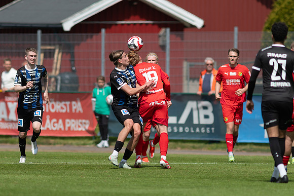 Match i Ettan Södra Mellan Torslanda IK och IFK Skövde FK