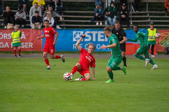 Match i Ettan Södra Mellan Torslanda IK och Ljungskile SK
