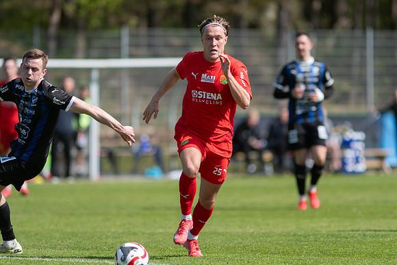 Match i Ettan Södra Mellan Torslanda IK och IFK Skövde FK