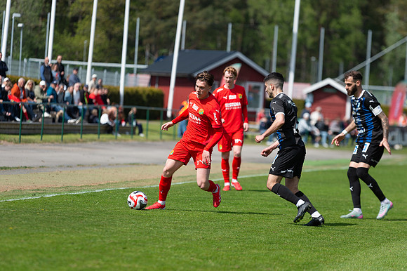 Match i Ettan Södra Mellan Torslanda IK och IFK Skövde FK