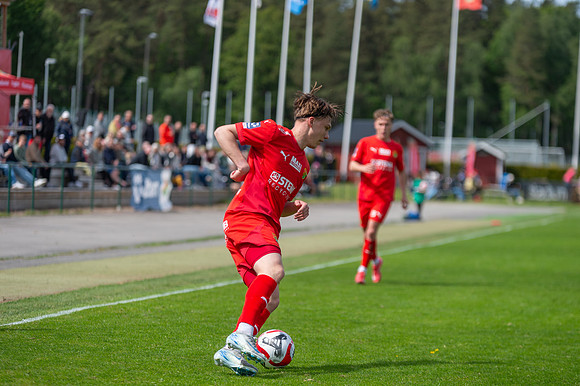 Match i Ettan Södra Mellan Torslanda IK och Ariana FC