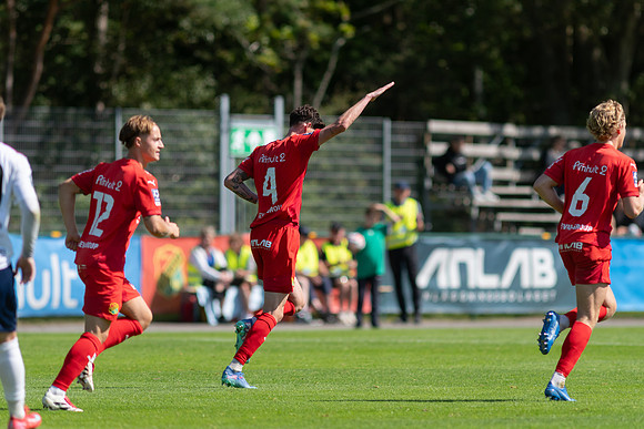 Match i Ettan Södra Mellan Torslanda IK och FC Rosengård 1917