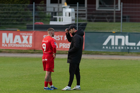 Match i Ettan Södra Mellan Torslanda IK och FC Trollhättan