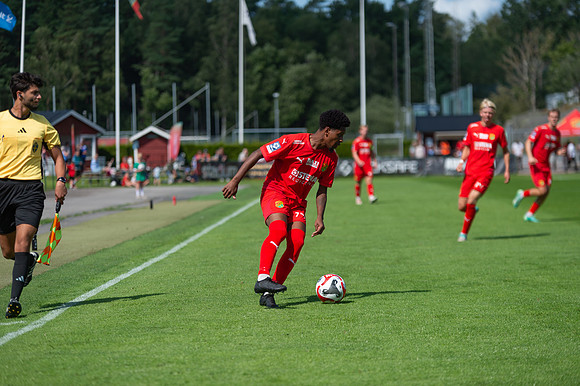 Match i Ettan Södra Mellan Torslanda IK och FC Rosengård 1917