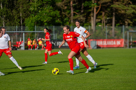 Match i Divistion 2 Västra Götaland Mellan Torslanda IK och IK Kongahälla