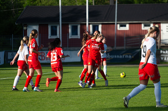 Match i Divistion 2 Västra Götaland Mellan Torslanda IK och IK Kongahälla