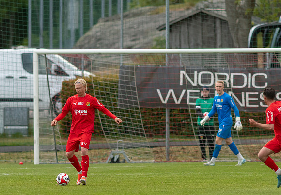 Match i Ettan Södra Mellan Torslanda IK och FC Trollhättan