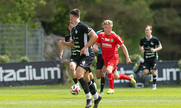 Match i Ettan Södra Mellan Torslanda IK och Ariana FC