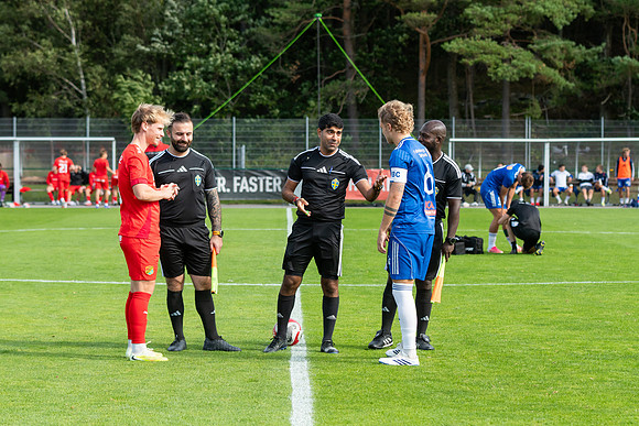 Match i Divistion 2 Västra Götaland Mellan Torslanda IK och IF Böljan Falkenberg