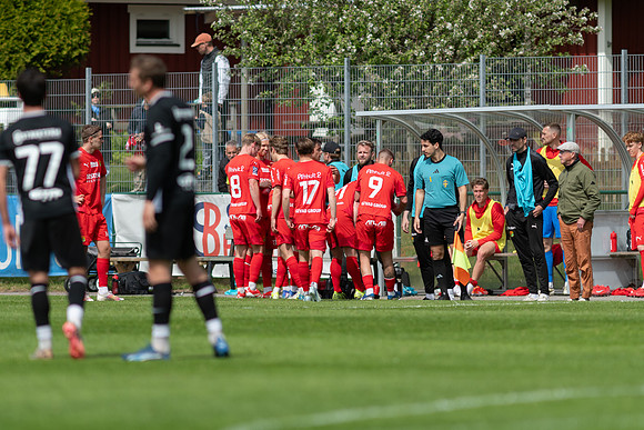 Match i Ettan Södra Mellan Torslanda IK och Ariana FC