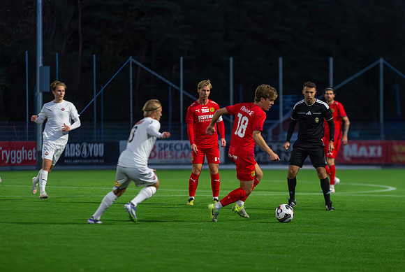 Match i Divistion 2 Västra Götaland Mellan Torslanda IK och IK Kongahälla