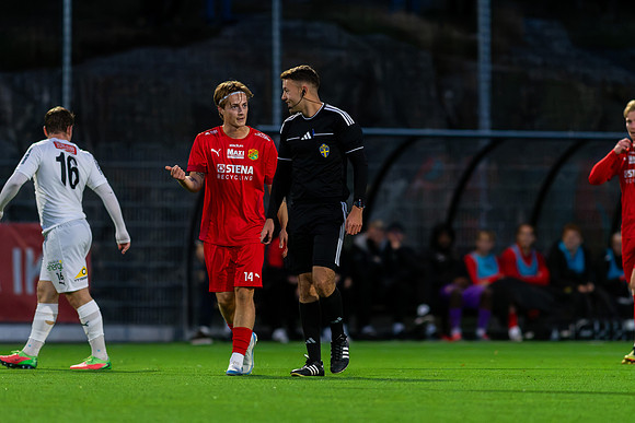 Match i Divistion 2 Västra Götaland Mellan Torslanda IK och IK Kongahälla