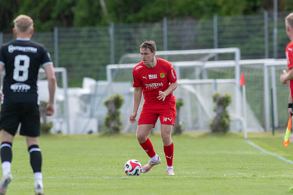 Match i Ettan Södra Mellan Torslanda IK och Ariana FC
