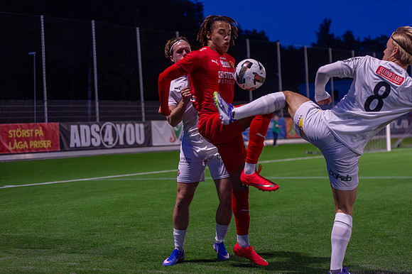 Match i Divistion 2 Västra Götaland Mellan Torslanda IK och IK Kongahälla