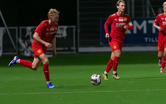 Match i Divistion 2 Västra Götaland Mellan Torslanda IK och Lindome GIF