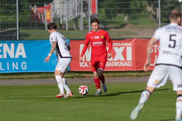 Match i Ettan Södra Mellan Torslanda IK och FC Trollhättan