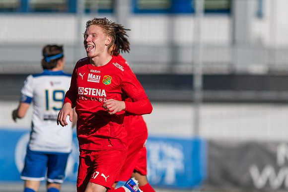 Match i Divistion 2 Västra Götaland Mellan Torslanda IK och Onsala BK