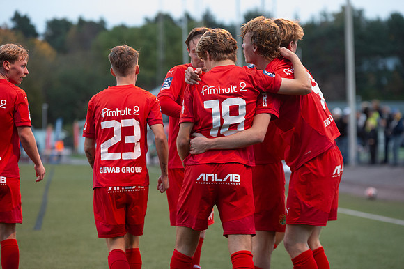 Match i Ettan Södra Mellan Torslanda IK och Oskarshamns AIK