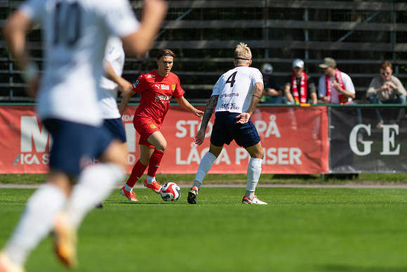 Match i Ettan Södra Mellan Torslanda IK och FC Rosengård 1917