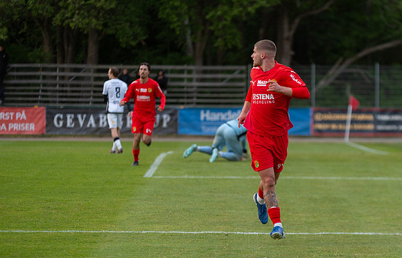 Match i Ettan Södra Mellan Torslanda IK och FC Trollhättan