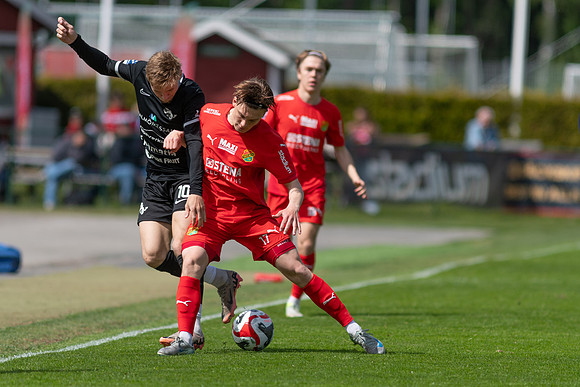 Match i Ettan Södra Mellan Torslanda IK och Ariana FC