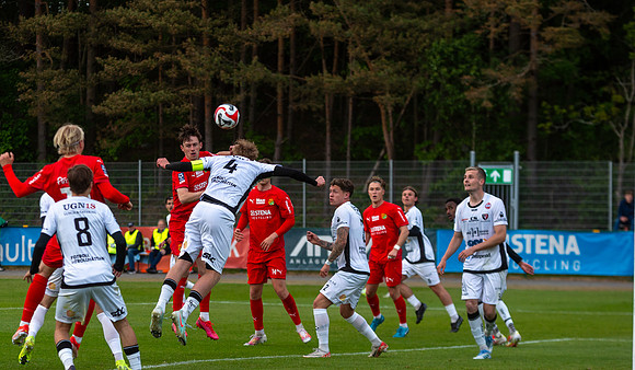 Match i Ettan Södra Mellan Torslanda IK och FC Trollhättan