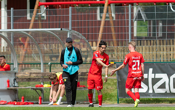 Match i Ettan Södra Mellan Torslanda IK och Ariana FC