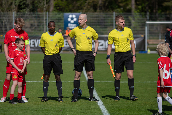 Match i Ettan Södra Mellan Torslanda IK och Arianda FC