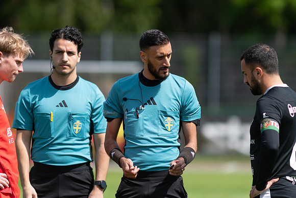 Match i Ettan Södra Mellan Torslanda IK och Ariana FC