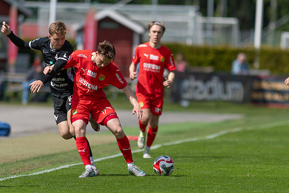 Match i Ettan Södra Mellan Torslanda IK och Ariana FC