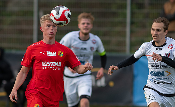 Match i Ettan Södra Mellan Torslanda IK och FC Trollhättan