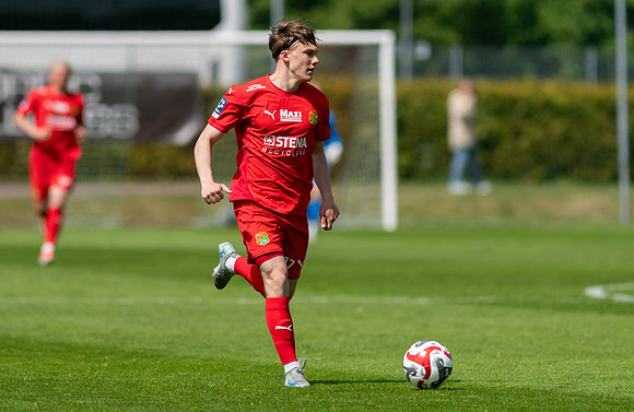 Match i Ettan Södra Mellan Torslanda IK och Ariana FC