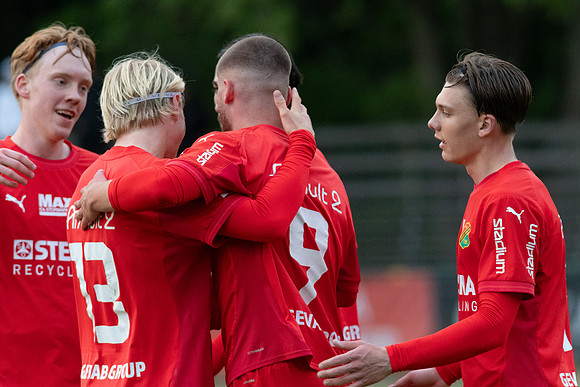 Match i Ettan Södra Mellan Torslanda IK och FC Trollhättan