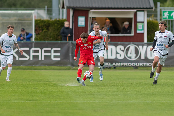 Match i Ettan Södra Mellan Torslanda IK och FC Trollhättan