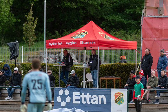 Match i Ettan Södra Mellan Torslanda IK och FC Trollhättan