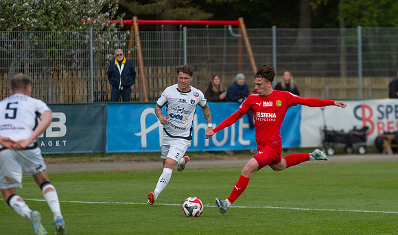 Match i Ettan Södra Mellan Torslanda IK och FC Trollhättan