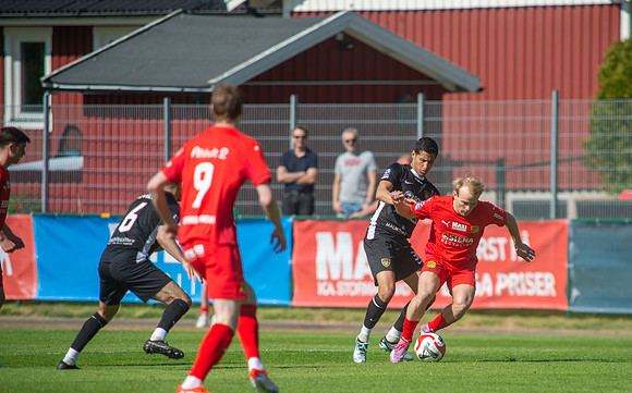 Match i Ettan Södra Mellan Torslanda IK och Arianda FC
