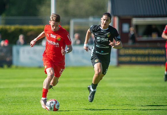Match i Ettan Södra Mellan Torslanda IK och Arianda FC