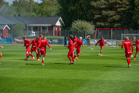 Match i Ettan Södra Mellan Torslanda IK och Ariana FC