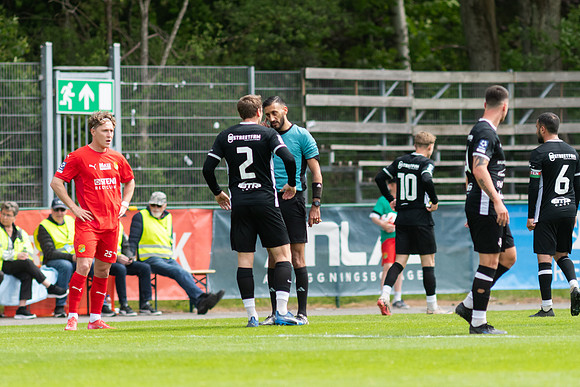 Match i Ettan Södra Mellan Torslanda IK och Ariana FC