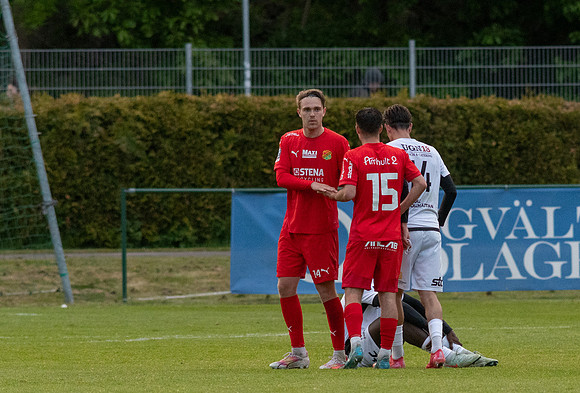 Match i Ettan Södra Mellan Torslanda IK och FC Trollhättan