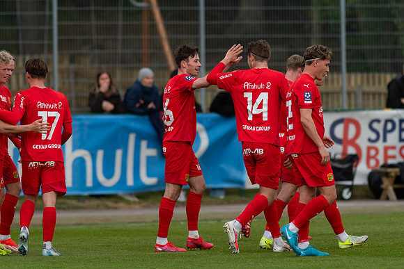 Match i Ettan Södra Mellan Torslanda IK och FC Trollhättan