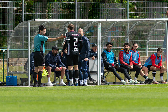 Match i Ettan Södra Mellan Torslanda IK och Ariana FC