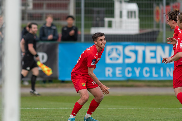 Match i Ettan Södra Mellan Torslanda IK och FC Trollhättan