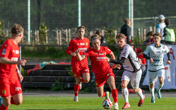 Match i Ettan Södra Mellan Torslanda IK och FC Trollhättan