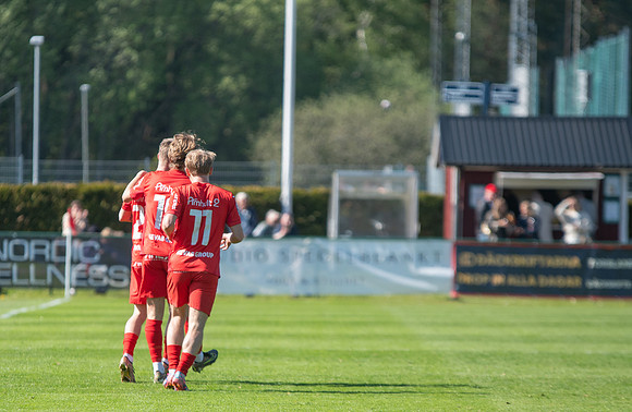Match i Ettan Södra Mellan Torslanda IK och Arianda FC