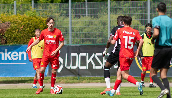 Match i Ettan Södra Mellan Torslanda IK och Ariana FC