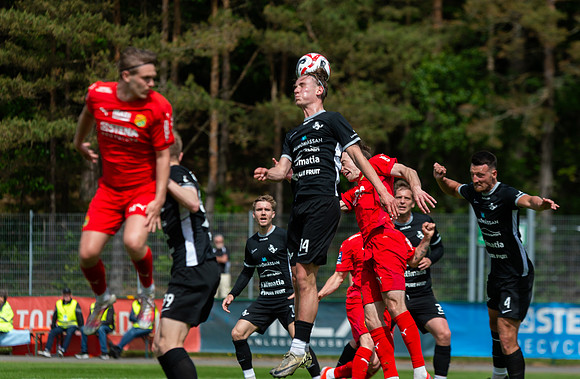 Match i Ettan Södra Mellan Torslanda IK och Ariana FC
